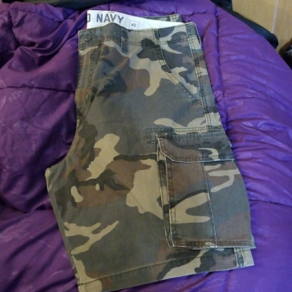 Old Navy Camo cargo shorts